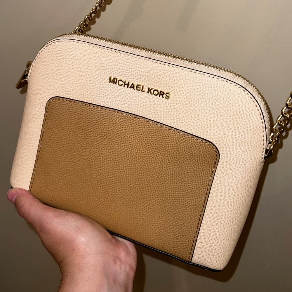 Michael Kors Cindy Dome Pocket Crossbody